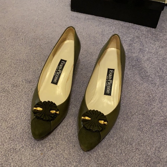 Vintage Kitten Heels - Picture 2 of 6